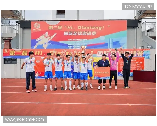 激情燃动绿茵赛场展现拼搏精神凝聚团队力量共谱体育荣耀华章 激情燃动绿茵赛场展现拼搏精神凝聚团队力量共谱体育荣耀华章