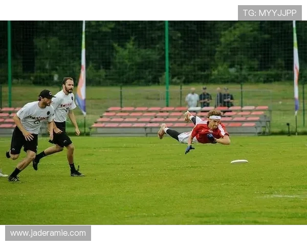 南京飞盘队荣登全国飞盘意识排行榜第五名展现实力与潜力 南京飞盘队荣登全国飞盘意识排行榜第五名展现实力与潜力