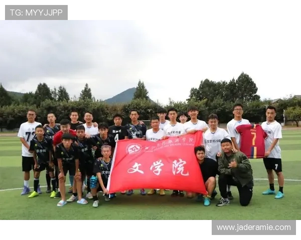 杨强专访：从绿茵场到人生舞台的足球旅程回顾与展望