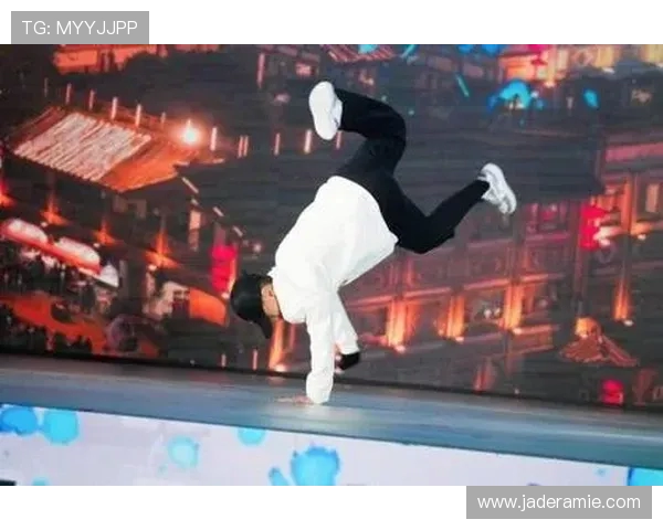 重庆飞盘队在全国街舞大赛中的节奏表现引发热议与赞赏