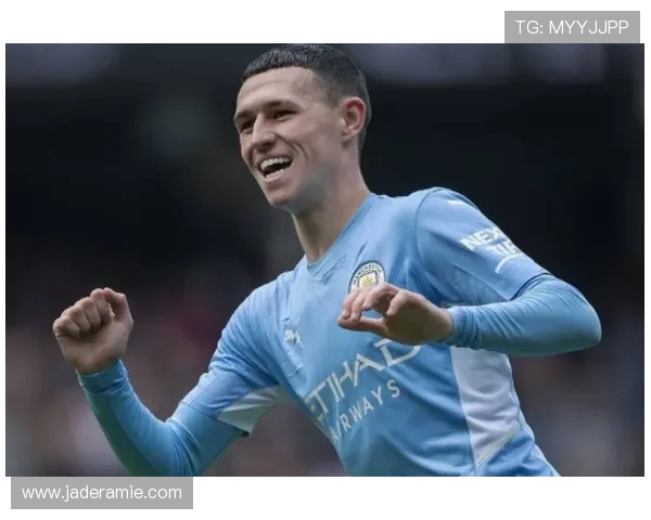 哈维西蒙斯的崛起之路:从青训天才到足坛新星的精彩旅程 哈维西蒙斯的崛起之路:从青训天才到足坛新星的精彩旅程